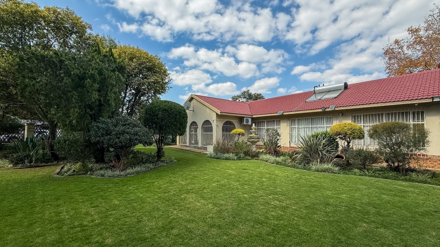 3 Bedroom Property for Sale in Flamwood North West